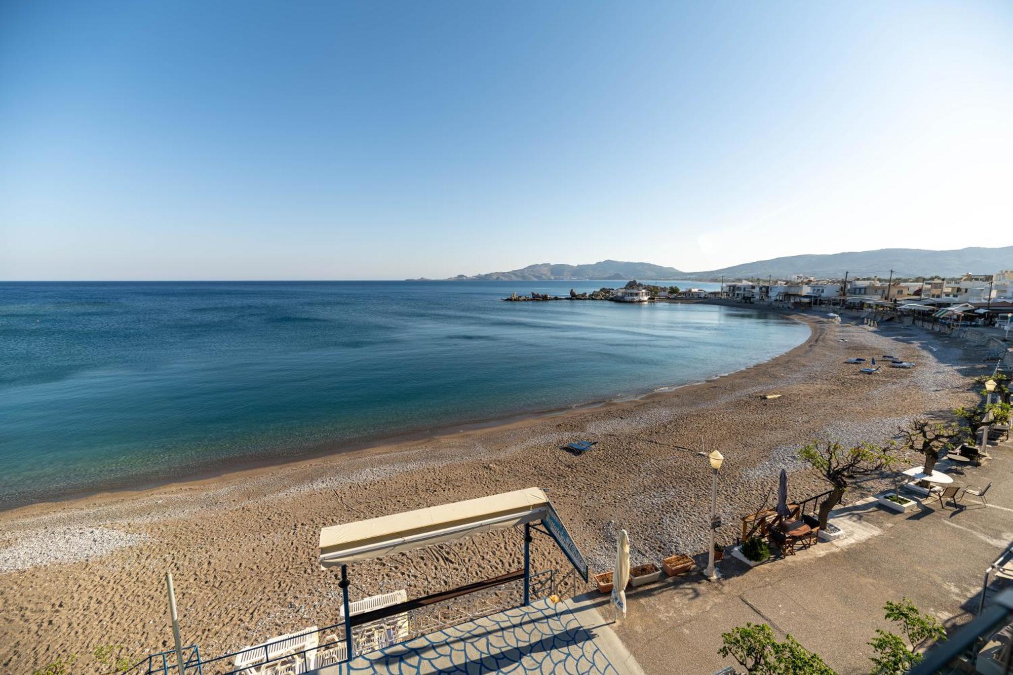 Apartment Elegant View Charaki